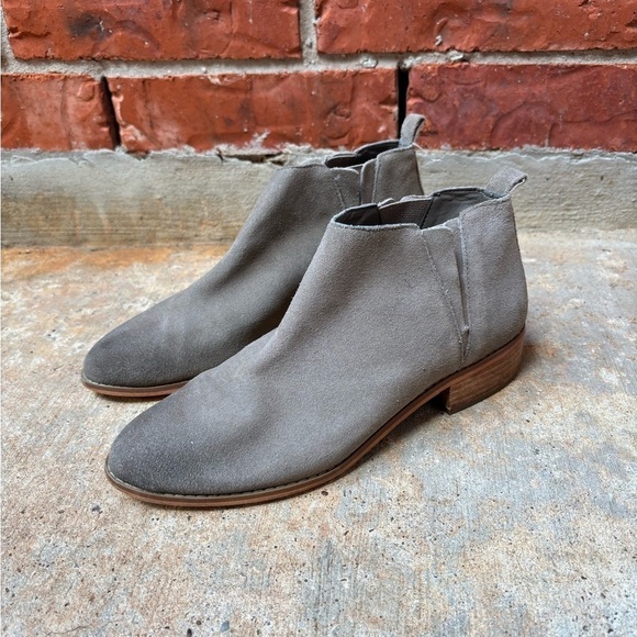 BP Womens 7 Taupe Tan Suede Ankle Boots Booties - Picture 1 of 10